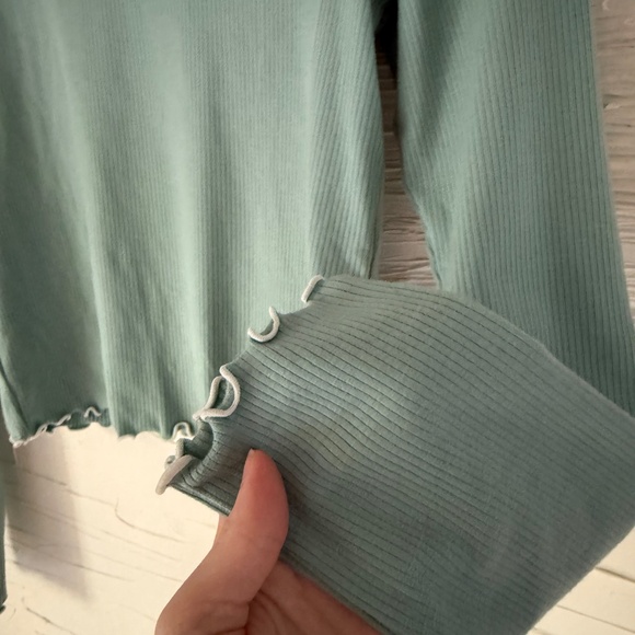 Aritzia Mint Green Short Sleeve Top - Picture 5 of 6
